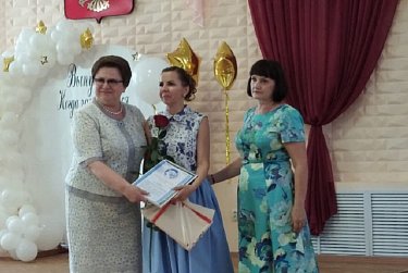 Сорочинск чествует выпускников-медалистов